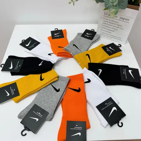  スーパーコピー ミュウミュウ 靴下