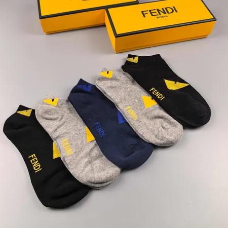 スーパーコピー ヴェルサーチ 靴下