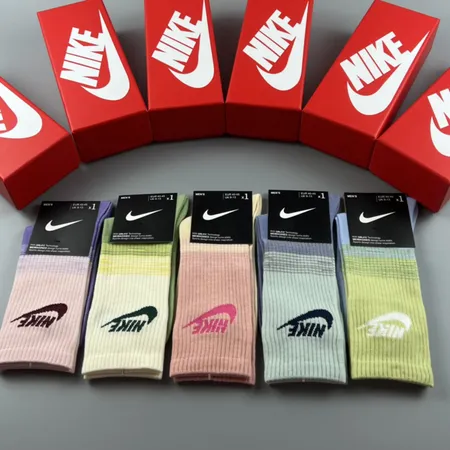  スーパーコピー ミュウミュウ 靴下