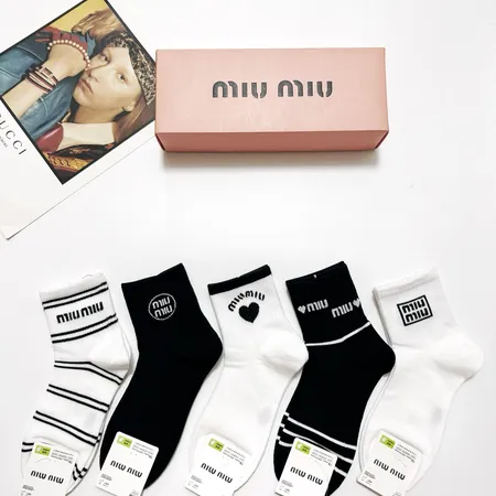 スーパーコピー ミュウミュウ 靴下