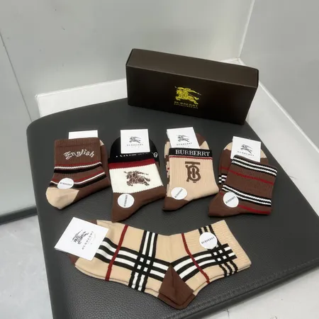 スーパーコピー バーバリー ス 靴下