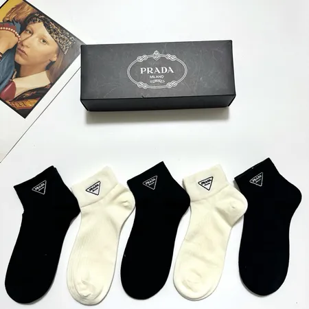 スーパーコピー プラダ 靴下