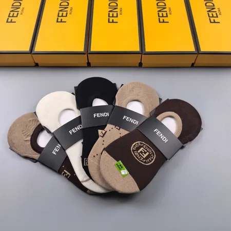  スーパーコピー フェンディ 靴下