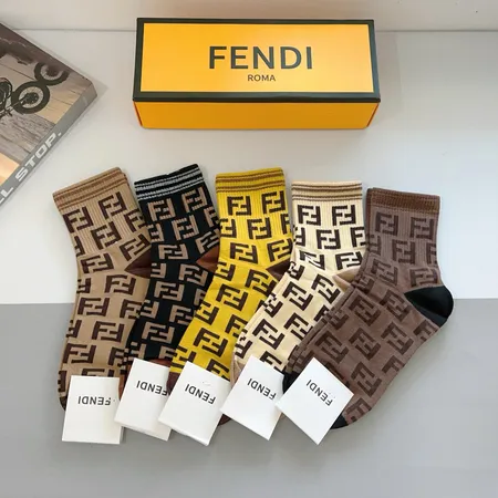  スーパーコピー フェンディ 靴下
