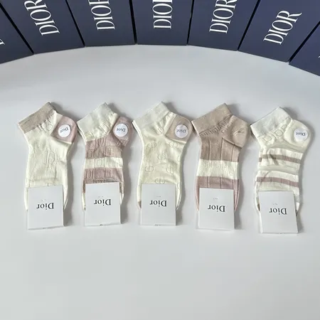 スーパーコピー ディオール 靴下