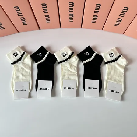 スーパーコピー ミュウミュウ 靴下