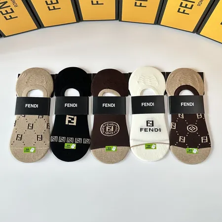 スーパーコピー フェンディ 靴下
