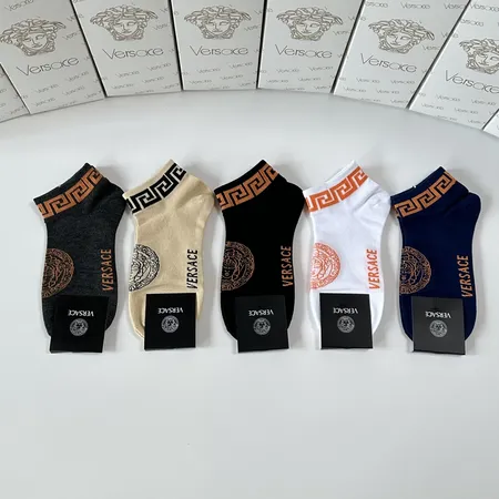 スーパーコピー ヴェルサーチ 靴下