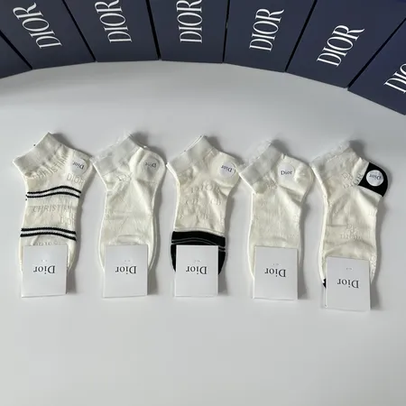 スーパーコピー ディオール 靴下