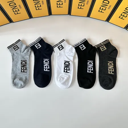  スーパーコピー フェンディ 靴下