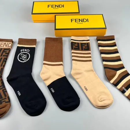 スーパーコピー フェンディ 靴下