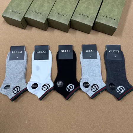  スーパーコピー グッチ 靴下
