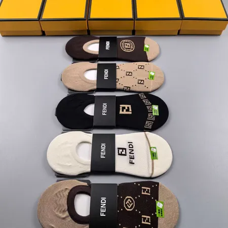 スーパーコピー フェンディ 靴下