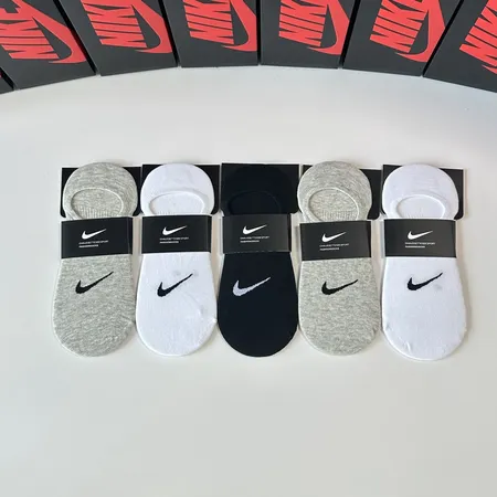 スーパーコピー ミュウミュウ 靴下