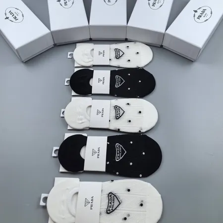 スーパーコピー バレンシアガ 靴下