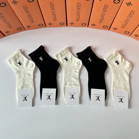 スーパーコピー ルイヴィトン 靴下