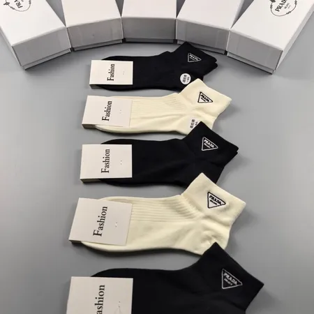 スーパーコピー バレンシアガ 靴下