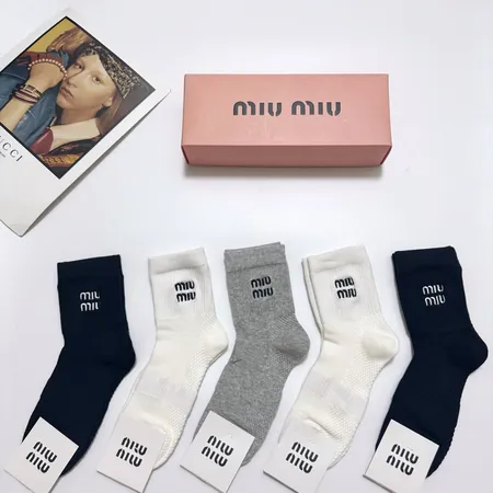 スーパーコピー ミュウミュウ 靴下