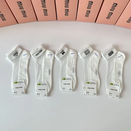 スーパーコピー ミュウミュウ 靴下