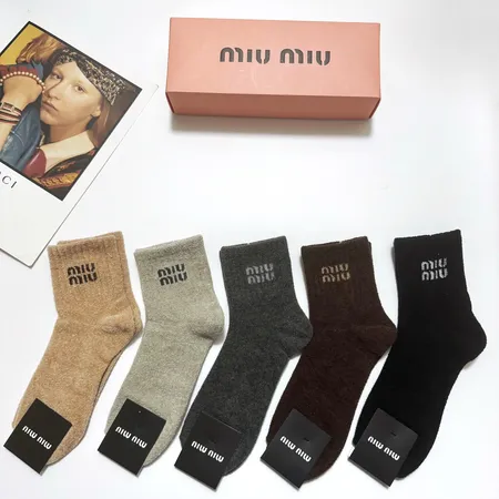スーパーコピー ミュウミュウ 靴下