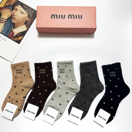 スーパーコピー ミュウミュウ 靴下