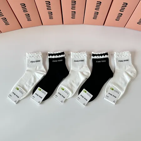 スーパーコピー ミュウミュウ 靴下