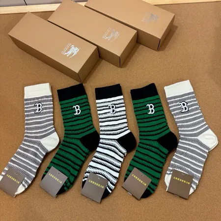  スーパーコピー プラダ 靴下