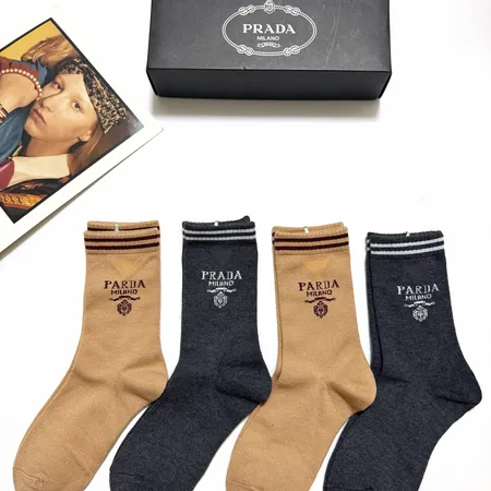  スーパーコピー プラダ 靴下