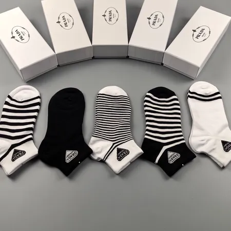 スーパーコピー バレンシアガ 靴下