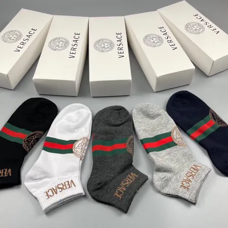 スーパーコピー ヴェルサーチ 靴下