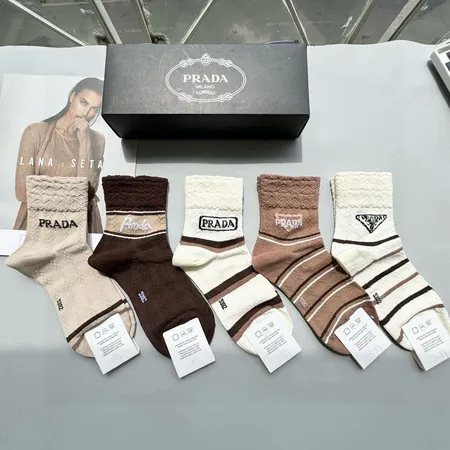 スーパーコピー プラダ 靴下