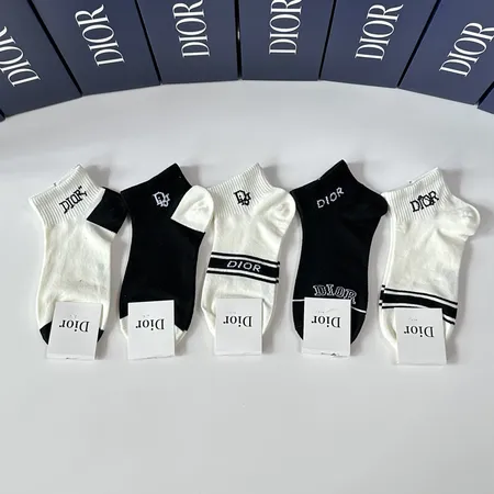 スーパーコピー ディオール 靴下