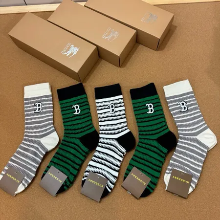 スーパーコピー プラダ 靴下