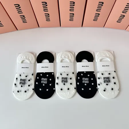 スーパーコピー ミュウミュウ 靴下