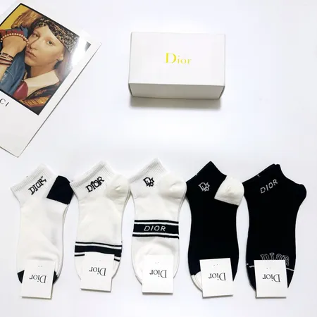 スーパーコピー ディオール 靴下
