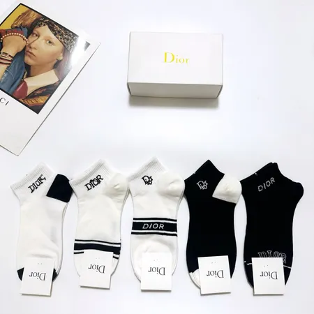 スーパーコピー ディオール 靴下