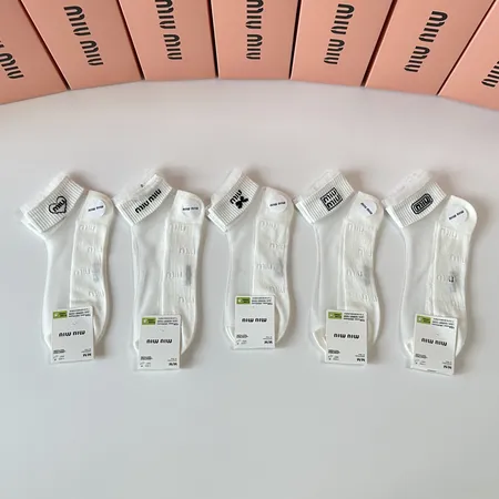 スーパーコピー ミュウミュウ 靴下