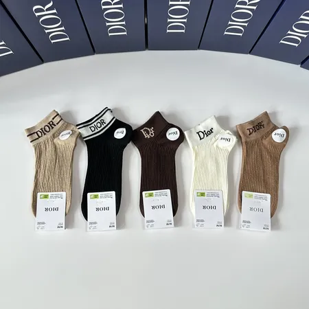 スーパーコピー ディオール 靴下