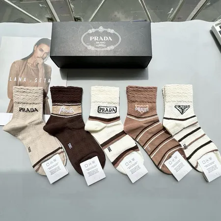 スーパーコピー プラダ 靴下