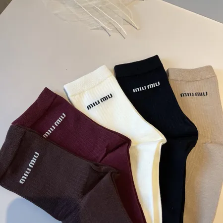 スーパーコピー ミュウミュウ 靴下