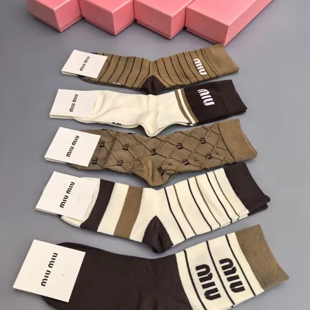 スーパーコピー ミュウミュウ 靴下