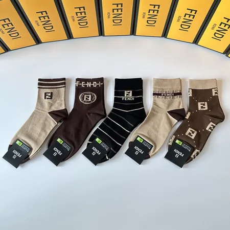 スーパーコピー フェンディ 靴下