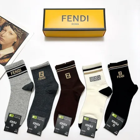 スーパーコピー フェンディ 靴下