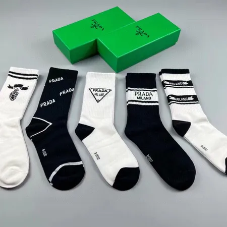 スーパーコピー プラダ 靴下