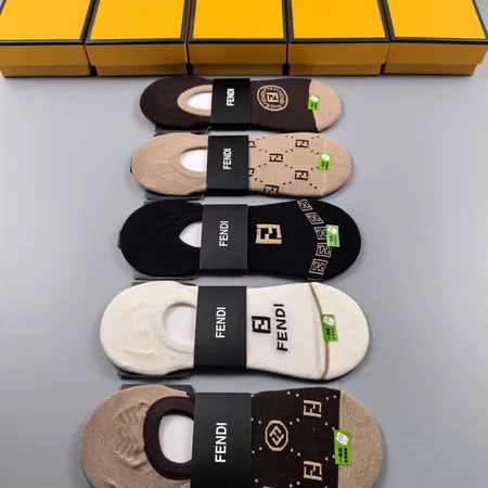 スーパーコピー フェンディ 靴下