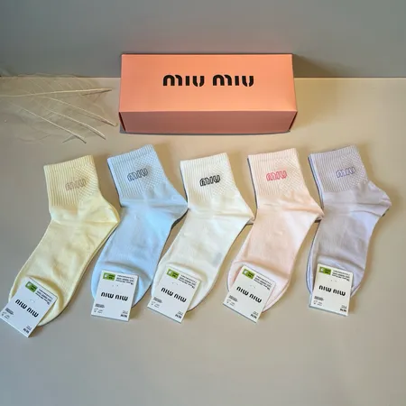 スーパーコピー ミュウミュウ 靴下