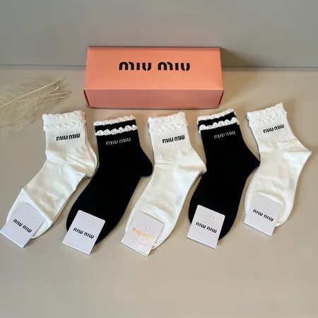 スーパーコピー ミュウミュウ 靴下
