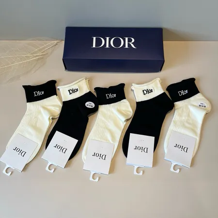 スーパーコピー ディオール 靴下