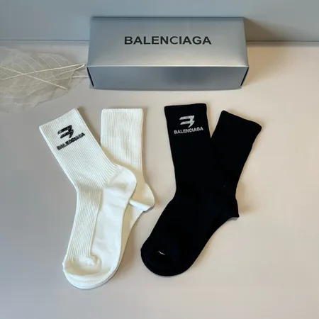 スーパーコピー バレンシアガ 靴下