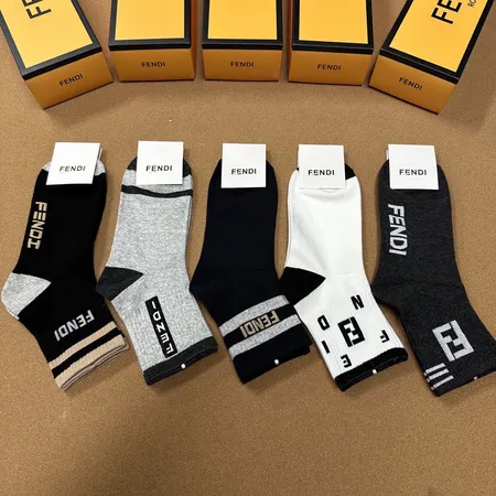 スーパーコピー フェンディ 靴下